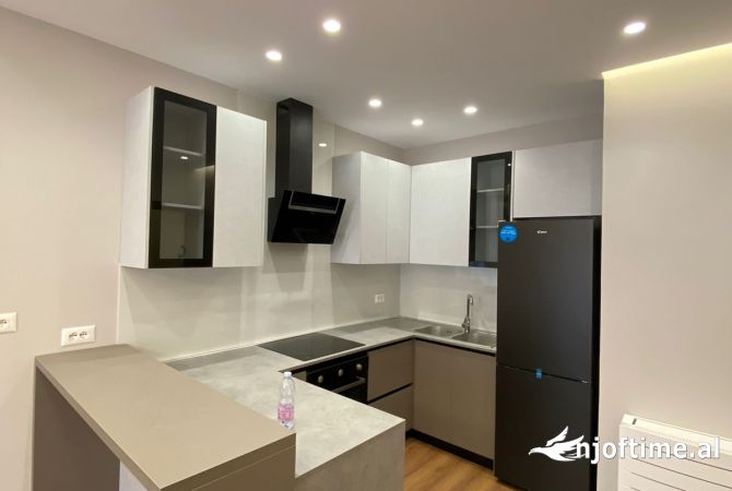 Shtepi me qera 2+1 ne Tirane - 800 Euro