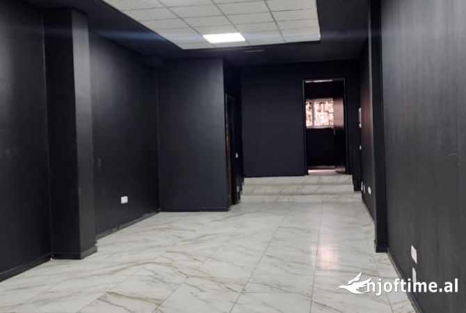 Ambjent biznesi me qera 2+1 ne Tirane - 550 Euro