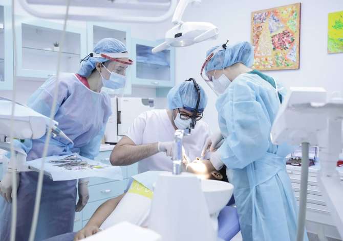 dentist ne tirane Klinika dentare - Ledismile ofron sherbime te specializuara ne Implantologji dhe