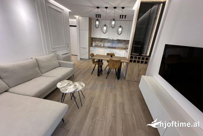 Shtepi me qera 2+1 ne Tirane - 790 Euro