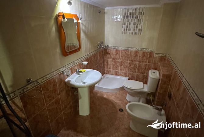 Shtepi me qera 2+1 ne Tirane - 500 Euro