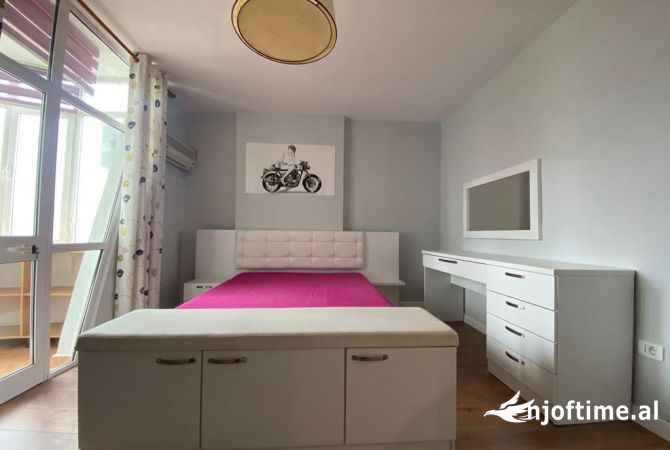 Shtepi me qera 2+1 ne Tirane - 990 Euro