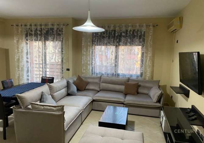 Shtepi me qera 2+1 ne Tirane - 900 Euro