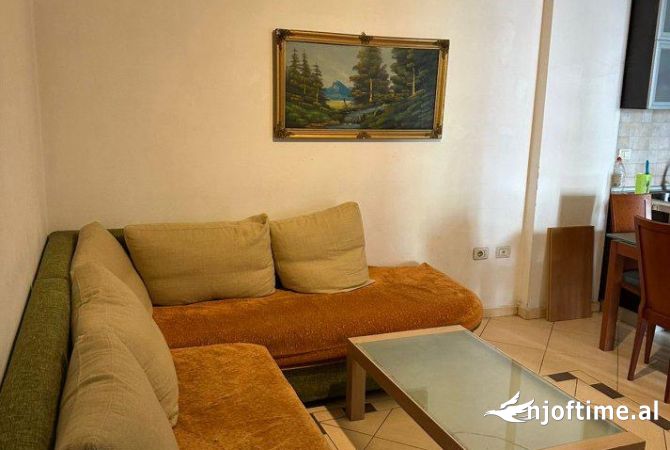 Shtepi me qera 2+1 ne Tirane - 600 Euro