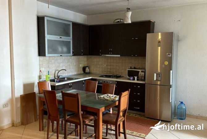 Shtepi me qera 2+1 ne Tirane - 600 Euro