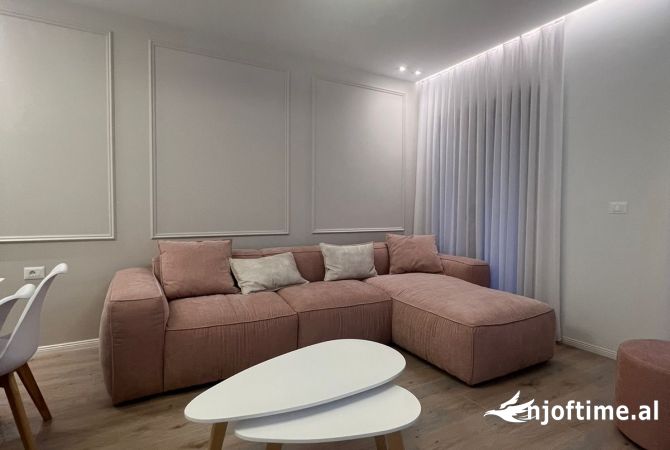 Shtepi me qera 2+1 ne Tirane - 1,300 Euro