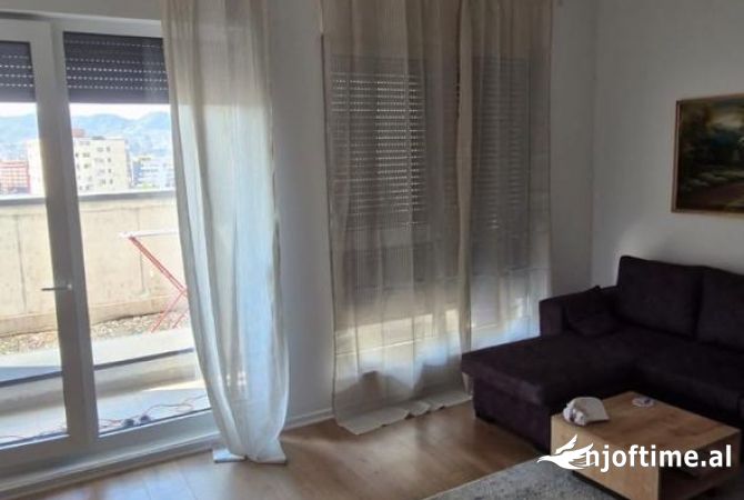 Shtepi me qera 2+1 ne Tirane - 750 Euro