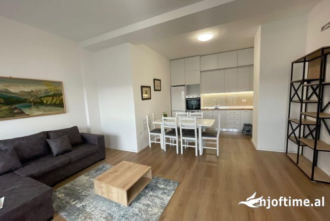 Shtepi me qera 2+1 ne Tirane - 750 Euro