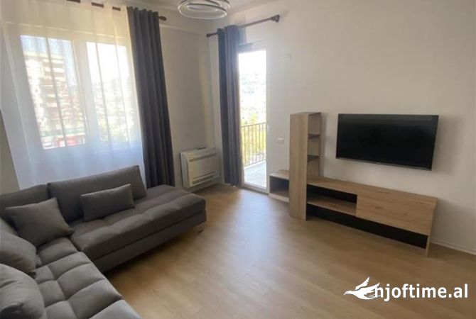 Shtepi me qera 1+1 ne Tirane - 420 Euro