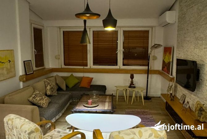 Shtepi me qera 2+1 ne Tirane - 650 Euro