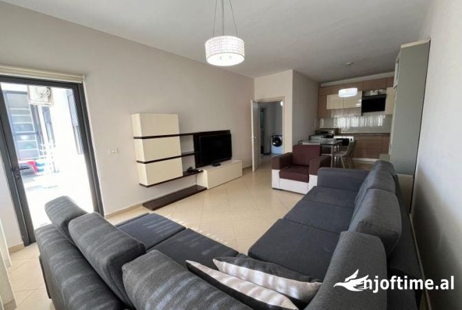 Shtepi me qera 2+1 ne Tirane - 550 Euro