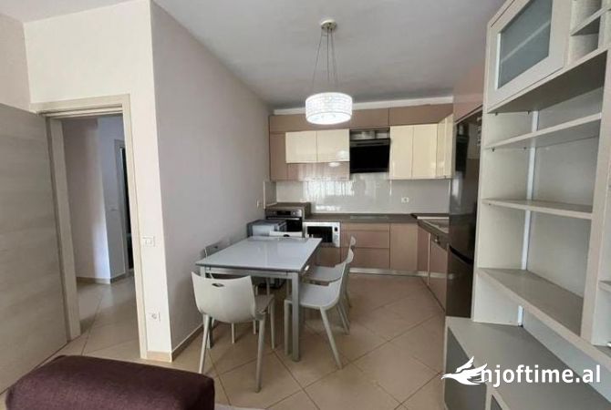 Shtepi me qera 2+1 ne Tirane - 550 Euro