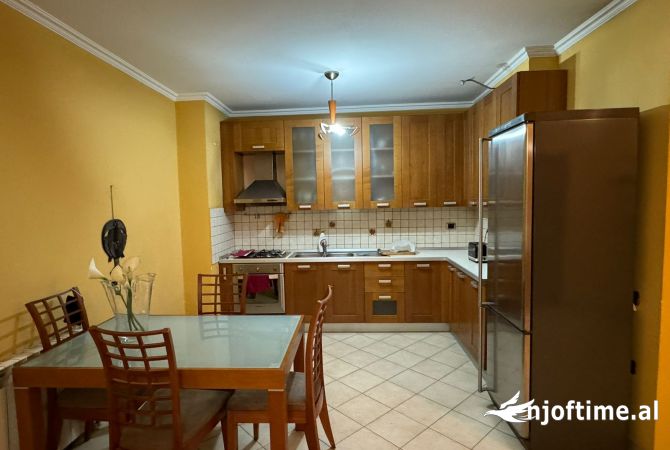 Shtepi me qera 2+1 ne Tirane - 600 Euro