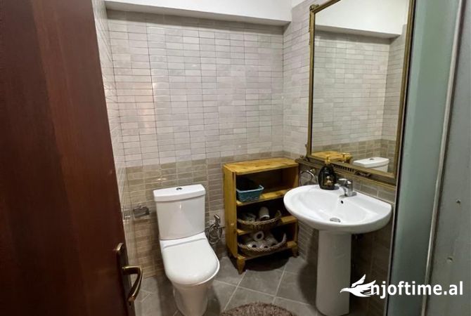 Shtepi me qera 2+1 ne Tirane - 550 Euro