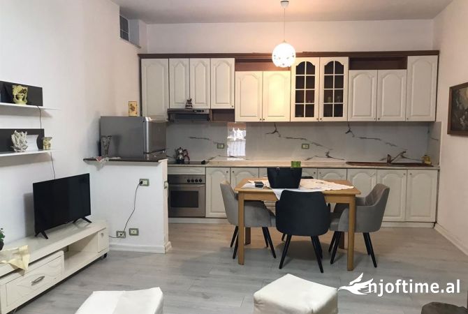 Shtepi me qera 1+1 ne Tirane - 600 Euro