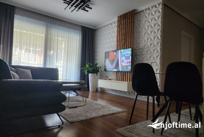 Shtepi me qera 2+1 ne Tirane - 800 Euro