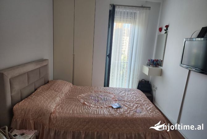 Shtepi me qera 2+1 ne Tirane - 800 Euro