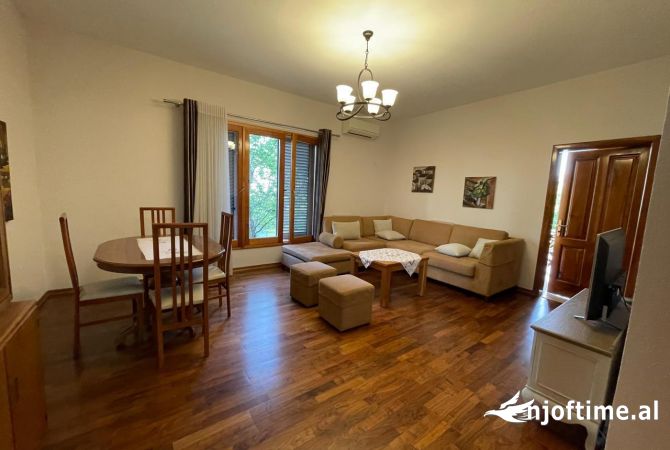 Shtepi me qera 2+1 ne Tirane - 700 Euro