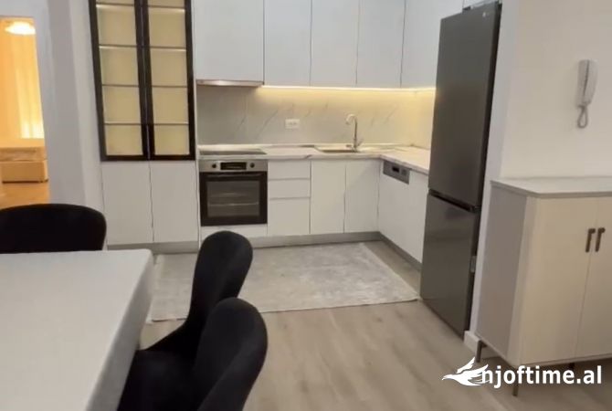 Shtepi me qera 2+1 ne Tirane - 650 Euro