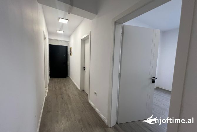 Ambjent biznesi me qera 3+1 ne Tirane - 230 Euro