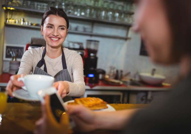 Offerte di lavoro Cameriere Principiante/Poca esperienza a Tirana