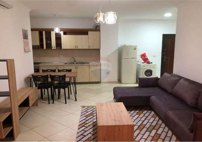 Shtepi me qera 2+1 ne Tirane - 400 Euro