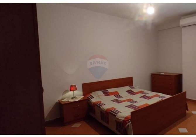 Shtepi me qera 1+1 ne Tirane - 53,000 Leke