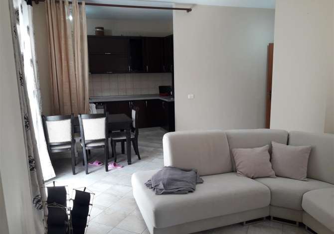 Shtepi me qera 2+1 ne Tirane - 450 Euro