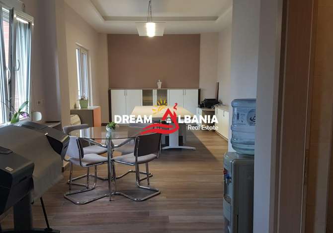 Ambjent biznesi me qera 3+1 ne Tirane - 500 Euro