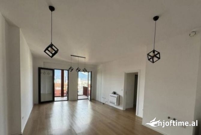 Shtepi me qera 3+1 ne Tirane - 1,500 Euro