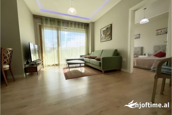 Shtepi me qera 2+1 ne Tirane - 1,500 Euro