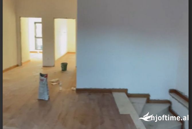 Ambjent biznesi me qera 3+1 ne Tirane - 3,000 Euro