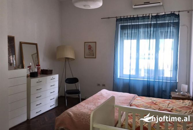 Shtepi me qera 3+1 ne Tirane - 800 Euro