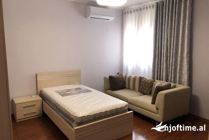 Shtepi me qera 3+1 ne Tirane - 1,100 Euro