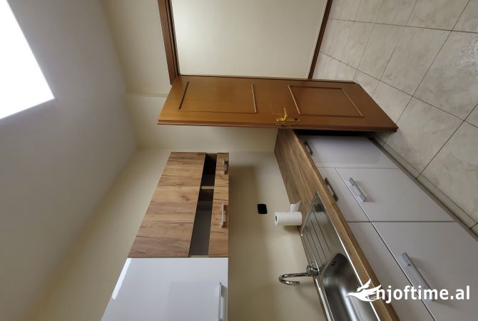 Ambjent biznesi me qera 3+1 ne Tirane - 1,600 Euro