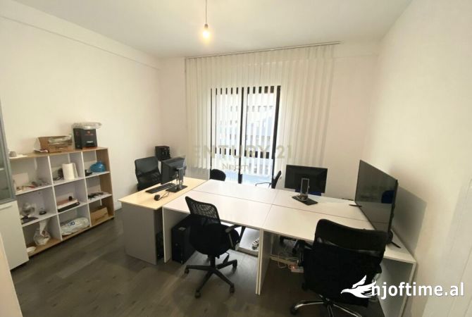 Shtepi me qera 2+1 ne Tirane - 1,000 Euro