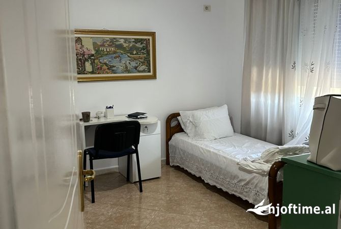 Shtepi me qera 2+1 ne Tirane - 700 Euro