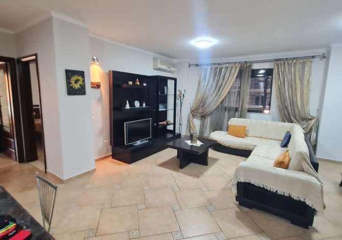 Shtepi me qera 2+1 ne Tirane - 698 Euro