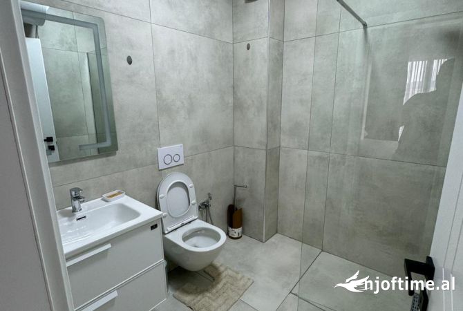 Shtepi me qera 2+1 ne Tirane - 1,200 Euro