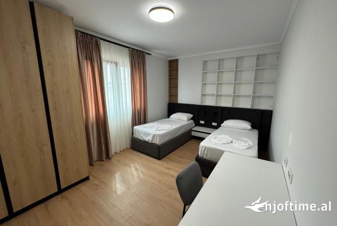 Shtepi me qera 2+1 ne Tirane - 1,200 Euro