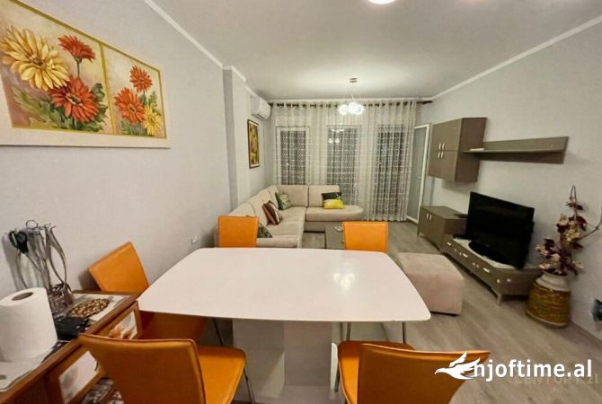 Shtepi me qera 2+1 ne Tirane - 700 Euro