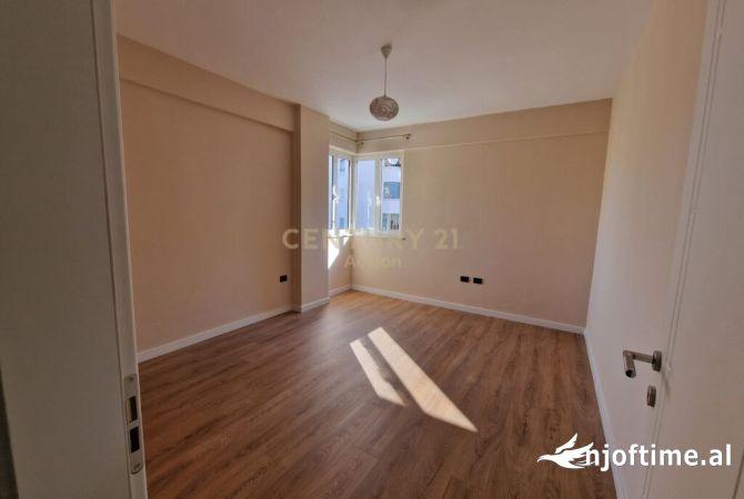 Shtepi me qera 2+1 ne Tirane - 700 Euro