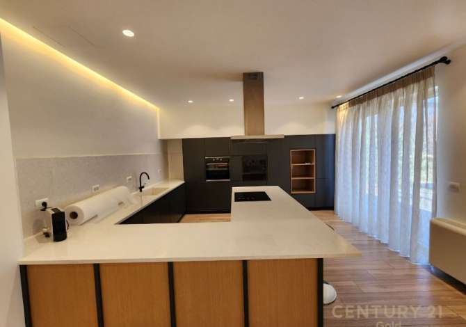 Casa in affitto 2+1 a Tirana - 2,800 Euro