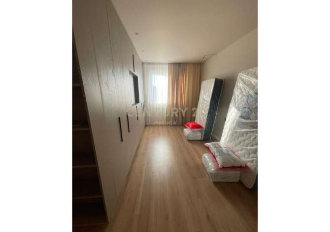 Shtepi me qera 2+1 ne Tirane - 780 Euro