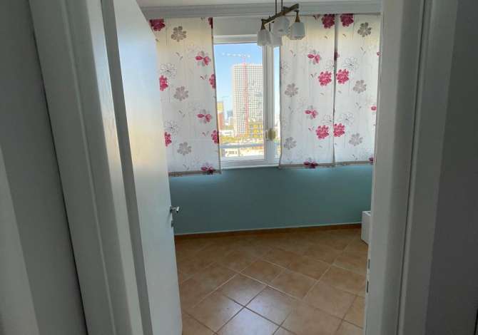 Shtepi me qera 2+1 ne Tirane - 701 Euro