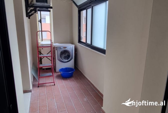 Shtepi me qera 2+1 ne Tirane - 550 Euro