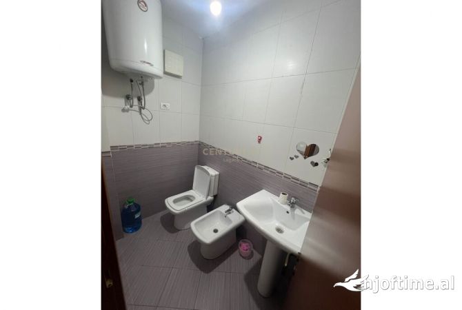 Shtepi me qera 2+1 ne Tirane - 550 Euro