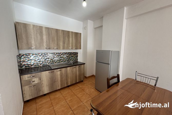 Shtepi me qera 2+1 ne Tirane - 400 Euro