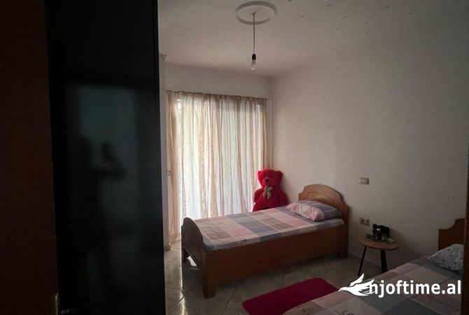 Shtepi me qera 2+1 ne Tirane - 420 Euro