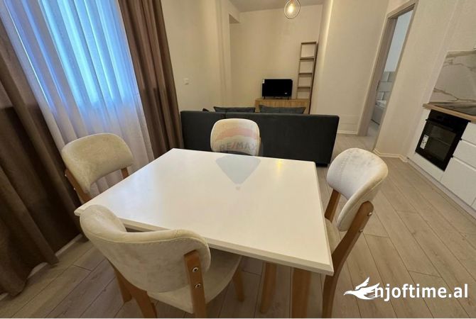 Shtepi me qera 2+1 ne Tirane - 650 Euro